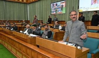 हिमाचल में वाहन चालकों को बड़ी राहत : पांच और 6-12 सीटर गाड़ियों पर बढ़ा एंट्री टैक्स वापस, सुखविंदर सरकार ने लिया यू-टर्न