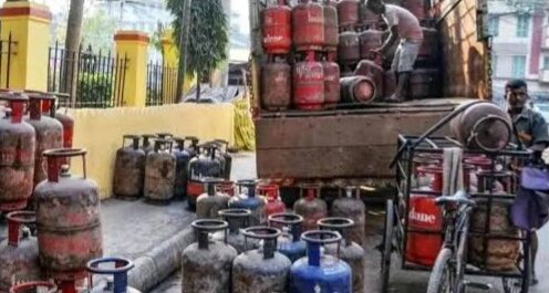 वेस्ट एशिया तनाव का असर : कमर्शियल एलपीजी के दाम बढ़े, एयर टरबाइन फ्यूल भी महंगा; होटल और हवाई यात्रा पर पड़ेगा असर