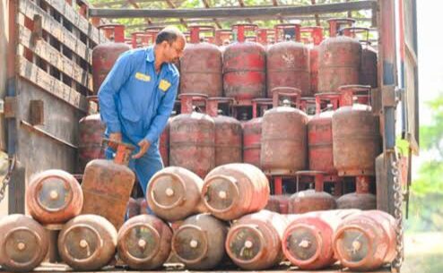 स्ट्रेट ऑफ होर्मुज तनाव के बीच केंद्र सरकार अलर्ट : एलपीजी आपूर्ति पर खास फोकस, अस्पतालों-शिक्षण संस्थानों को प्राथमिकता