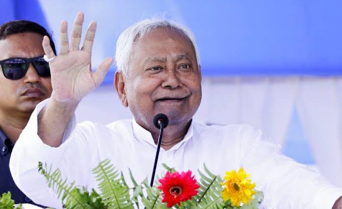 बिहार में सत्ता परिवर्तन की आहट तेज, नीतीश के राज्यसभा की शपथ के बाद नए सीएम पर आज मंथन, 15 अप्रैल को नई सरकार की संभावना