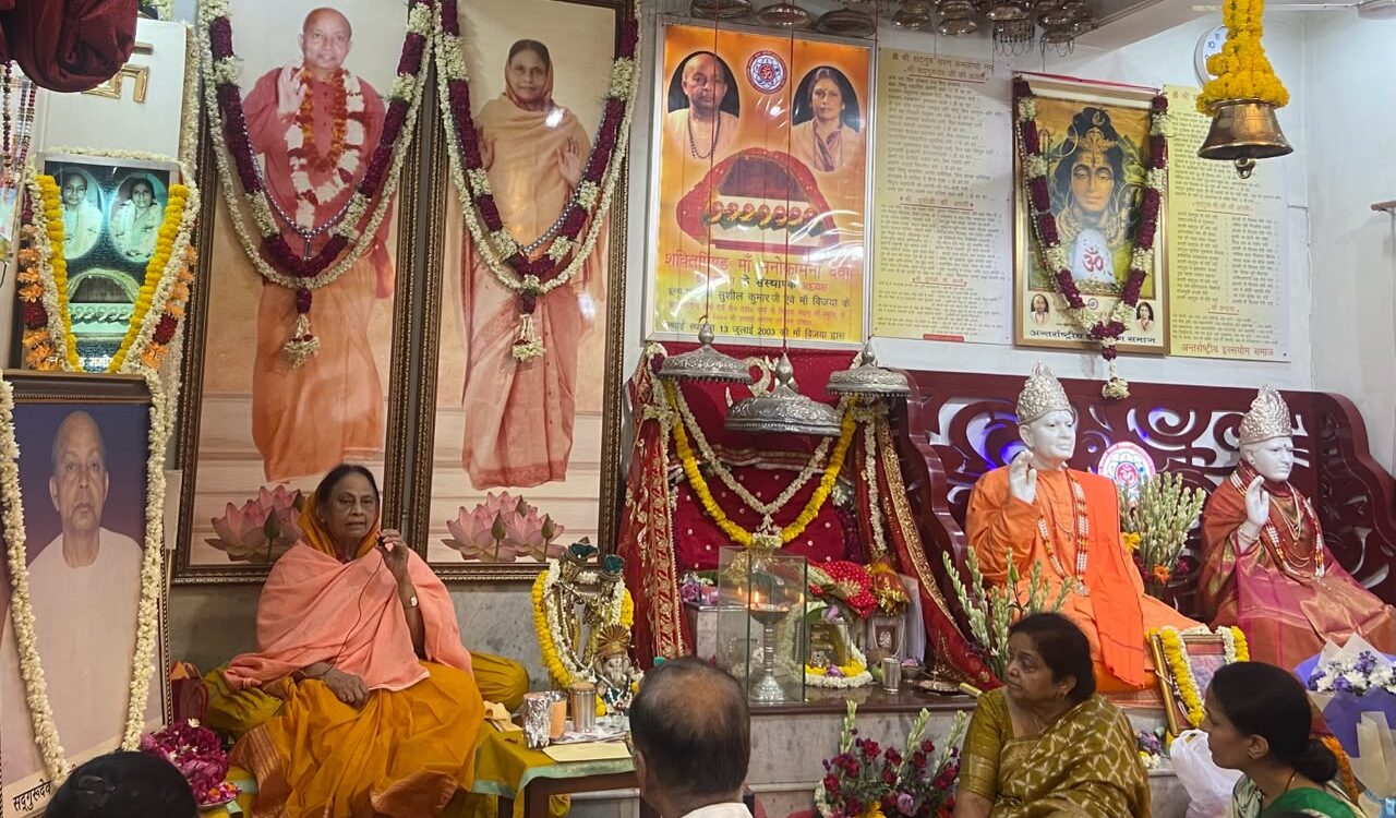 सद्गुरुदेव महात्मा सुशील कुमार के अवतरण दिवस पर उमड़ा श्रद्धा का सागर, 51 साधकों को मिली शक्तिपात-दीक्षा